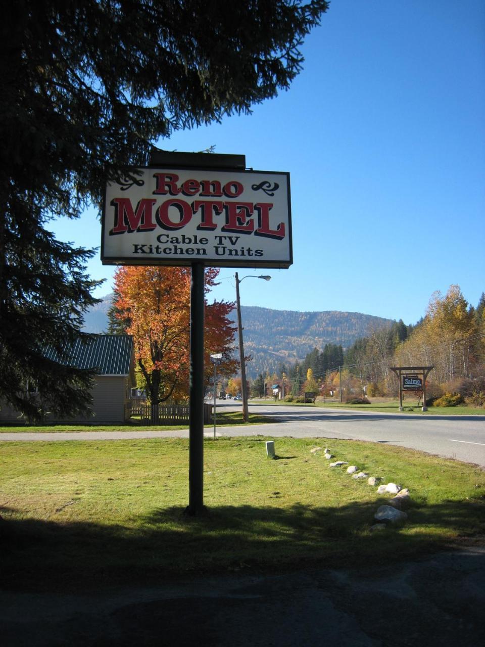 Reno Motel Salmo Eksteriør billede